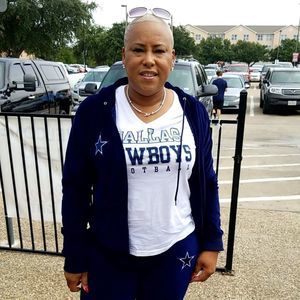 Meet your Posher, Leslie